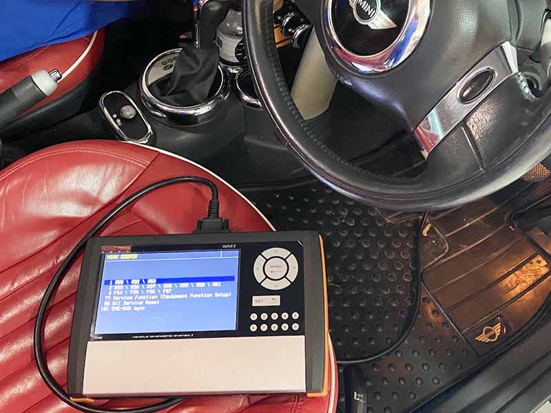 Mini R50 Code Reader ซ่อมแอร์ Mini Cooper R50 แอร์ไม่เย็น เปิดแอร์แล้วมีเสียงดัง