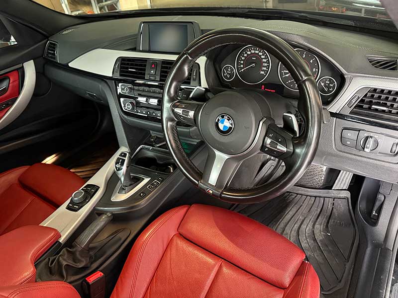 ซ่อมแอร์ BMW 320d F30 แอร์ไม่เย็น